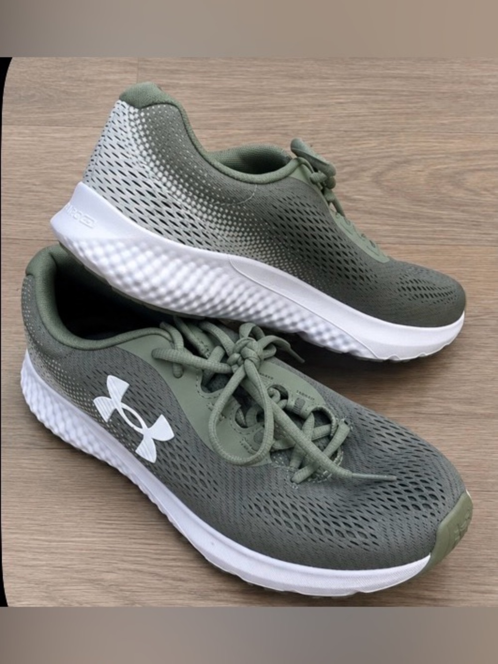 Under Armour Charged Women’s Athletic Shoes in Green & White Like New